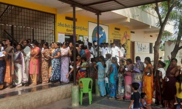 ರಮೇಶ ಜಿಗಜಿಣಗಿ ಕುಟುಂಬ ಮತದಾನ