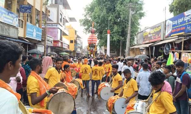 ಕರುಣೆ ತೋರಿದ ವರುಣ. ಬಸವೇಶ್ವರ ರಥೋತ್ಸವದಲ್ಲಿ ಕುಣಿದು ಕುಪ್ಪಳಿಸಿದ ಭಕ್ತರು.
