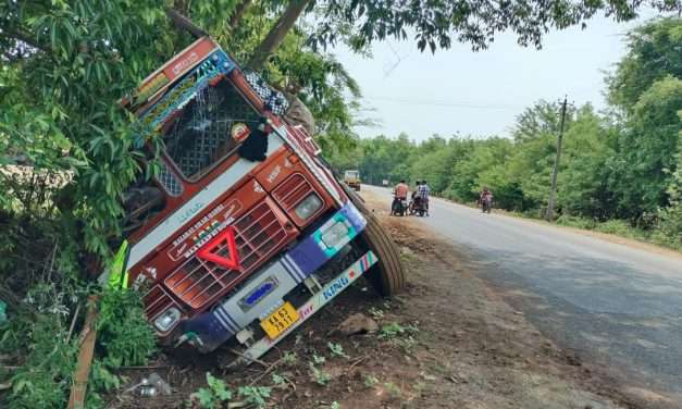 ಅಂಕೋಲಾದಲ್ಲಿ ಲಾರಿ ಹಾಯ್ದು ಬೈಕ್ ಸವಾರನ ದುರ್ಮರಣ