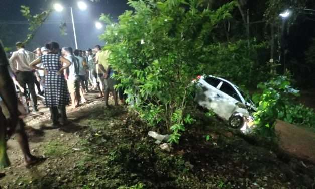 ಮಿರ್ಜಾನ್ ಬಳಿ ಅಪಘಾತ. ದನ ತಪ್ಪಿಸಲು ಹೋಗಿ ಬೈಕ್ ಗೆ ಗುದ್ದಿದ ಕಾರು. ಸವಾರರು ಅದೃಷ್ಟವಶಾತ್ ಪಾರು.