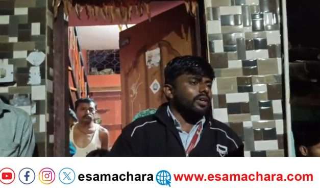 ರಾತ್ರಿ (Night) ಮಹಿಳೆಯ ಮನೆಗೆ ಬಂದು ಧರ್ಮದೇಟು ತಿಂದರು.