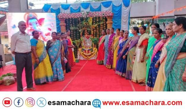 ಶ್ರಾವಣದಲ್ಲಿ  ಸತ್ಯ ನಾರಾಯಣನ ಭಕ್ತಿ ಮಾಡುವ ಮೀನುಗಾರ ಮಹಿಳೆಯರು.