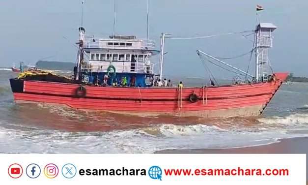 ಅಳಿವೆಗೆ ಸಿಲುಕಿದ ಯಾಂತ್ರಿಕ ಬೋಟ್. ತಪ್ಪದ ಸಂಕಷ್ಟ