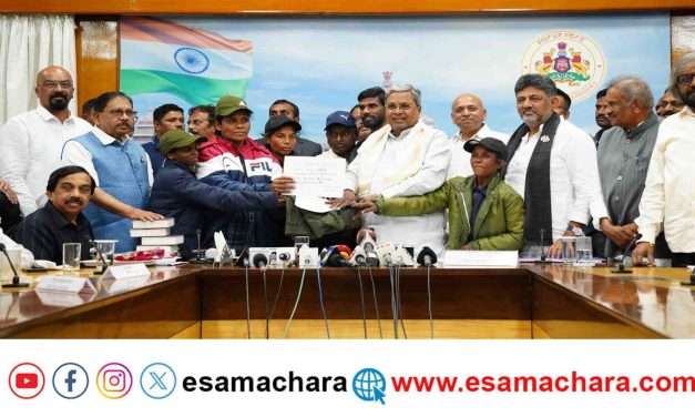 Nakshal movement End/ ರಾಜ್ಯದಲ್ಲಿ ನಕ್ಷಲರ ಹೋರಾಟ ಅಂತ್ಯ. ಸಿಎಂ ಮುಂದೆ ಆರು ನಕ್ಷಲರು ಶರಣು.