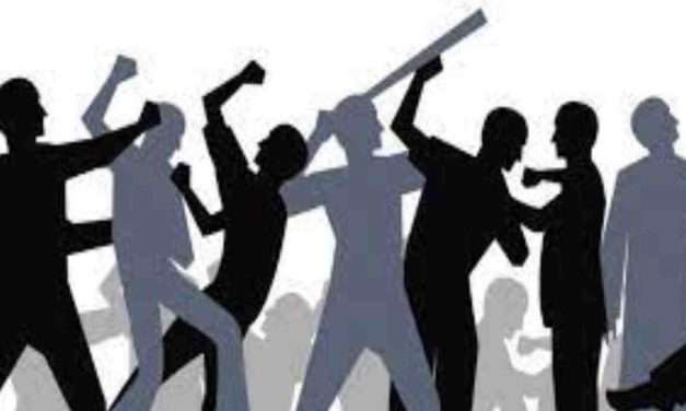 Students Clash/ ಹುಡುಗಿಗೋಸ್ಕರ ವಿದ್ಯಾರ್ಥಿಗಳ ನಡುವೆ ಜಗಳ