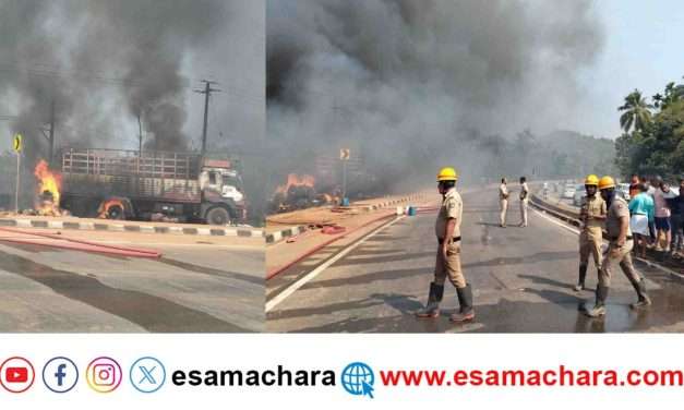 Fire Attack/ ರಾಷ್ಟ್ರೀಯ ಹೆದ್ದಾರಿ ಪಕ್ಕದಲ್ಲಿ ಗುಜರಿ ಗೋಡೌನ್ ಗೆ ಬೆಂಕಿ. ಸಂಚಾರ ವ್ಯತ್ಯಯ.