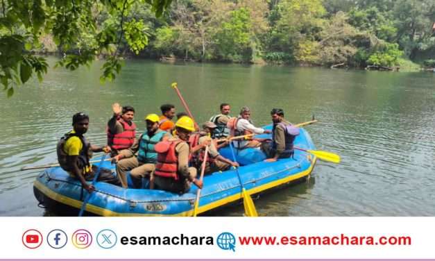 Electricity/ ನದಿಯಲ್ಲಿ ಬಿದ್ದ  ವಿದ್ಯುತ್‌ ಲೈನ್ ದುರಸ್ತಿ ಮಾಡಿದ ಹೆಸ್ಕಾಂ  ಸಿಬ್ಬಂದಿಗಳು.