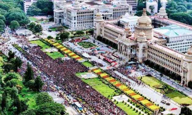Stampede/ ಆರ್ ಸಿ ಬಿ ವಿಜಯೋತ್ಸವ ವೇಳೆ ಕಾಲ್ತುಳಿತ. ಏಳು ಅಭಿಮಾನಿಗಳ ಸಾವು.