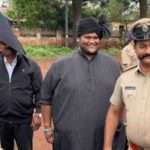 Selphi Click/ ಎಂಇಎಸ್ ಮುಖಂಡರ ಜೊತೆ ಪೊಲೀಸ್ ಅಧಿಕಾರಿ ಸೆಲ್ಫಿ. ಕನ್ನಡಿಗರ ಆಕ್ರೋಶ.