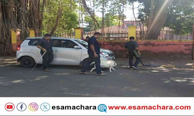 Hi Alert/ ದೆಹಲಿಯಲ್ಲಿ ಸ್ಪೋಟ. ಉತ್ತರಕನ್ನಡ ಜಿಲ್ಲೆಯಲ್ಲಿ ಬಿಗಿ ಭದ್ರತೆ. ಶ್ವಾನದಳದಿಂದ ಪರಿಶೀಲನೆ