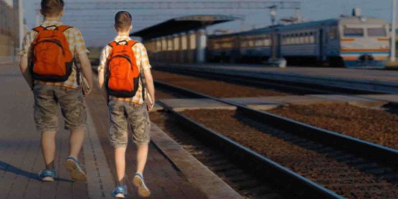 Students Escape/ ಶಾಲೆಯಿಂದ ಮನೆಗೆ ಮರಳದೇ ರೈಲು ಹತ್ತಿದ ಬಾಲಕರು. ಗೋವಾದಲ್ಲಿ ಸುರಕ್ಷಿತವಾಗಿ ಪತ್ತೆ ಮಾಡಿದ ರೈಲ್ವೆ ಪೊಲೀಸರು.