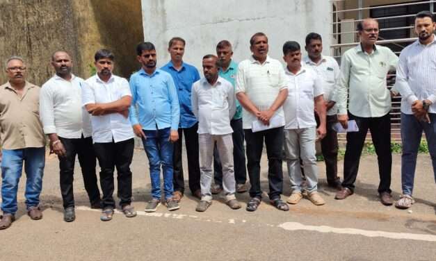 Auto Union Warning/ ಆಟೋ ಚಾಲಕರ ಬಗ್ಗೆ ಅಧಿಕಾರಿಗಳ, ಜನಪ್ರತಿನಿಧಿಗಳ ನಿರ್ಲಕ್ಷ್ಯ ಆರೋಪ. ಮುಂದಿನ ದಿನಗಳಲ್ಲಿ ಕಪ್ಪು ಬಾವುಟ ಎಚ್ಚರಿಕೆ!.